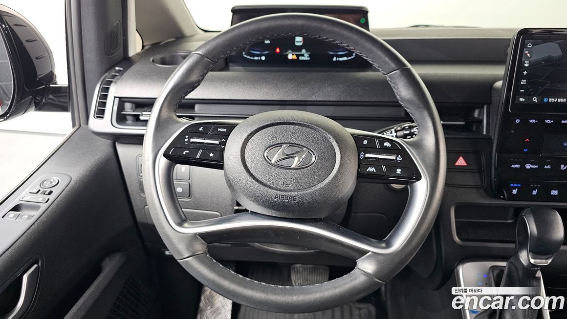 Hyundai Staria 2022
