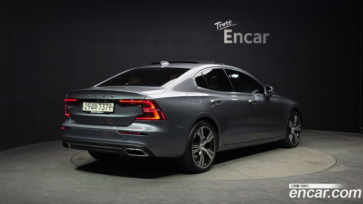 Volvo S60 2021