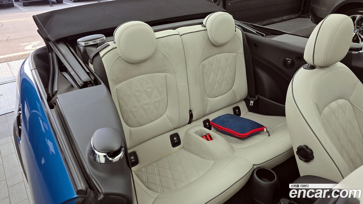 Mini Cooper Convertible 2023