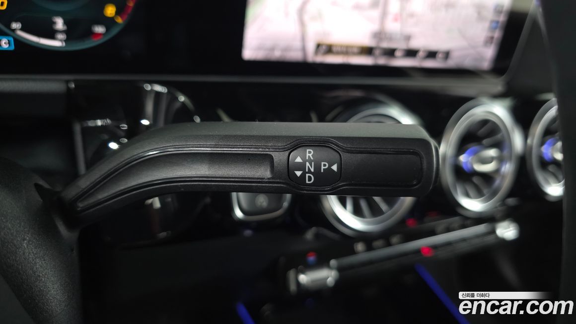 Mercedes-Benz GLA-Class 2020