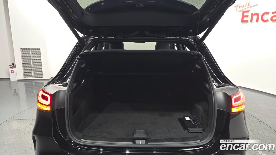 Mercedes-Benz GLA-Class 2020