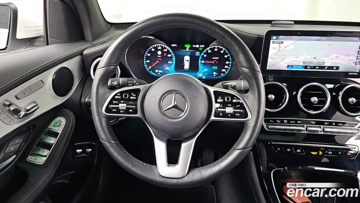 Mercedes-Benz GLC-Class 2021