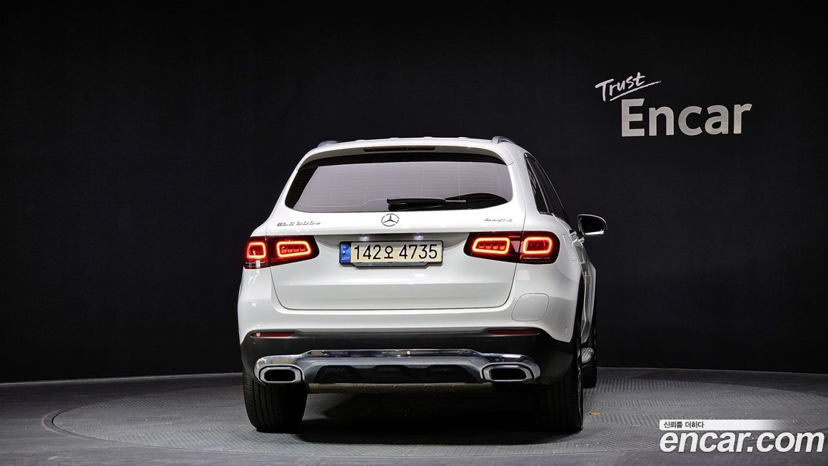 Mercedes-Benz GLC-Class 2021