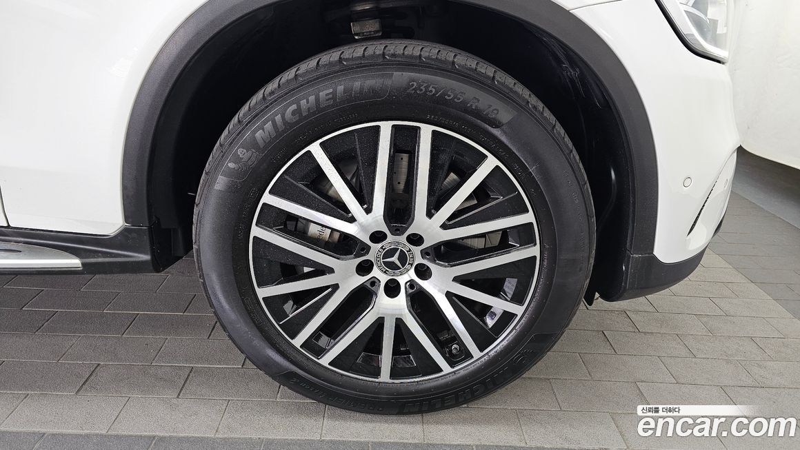 Mercedes-Benz GLC-Class 2021