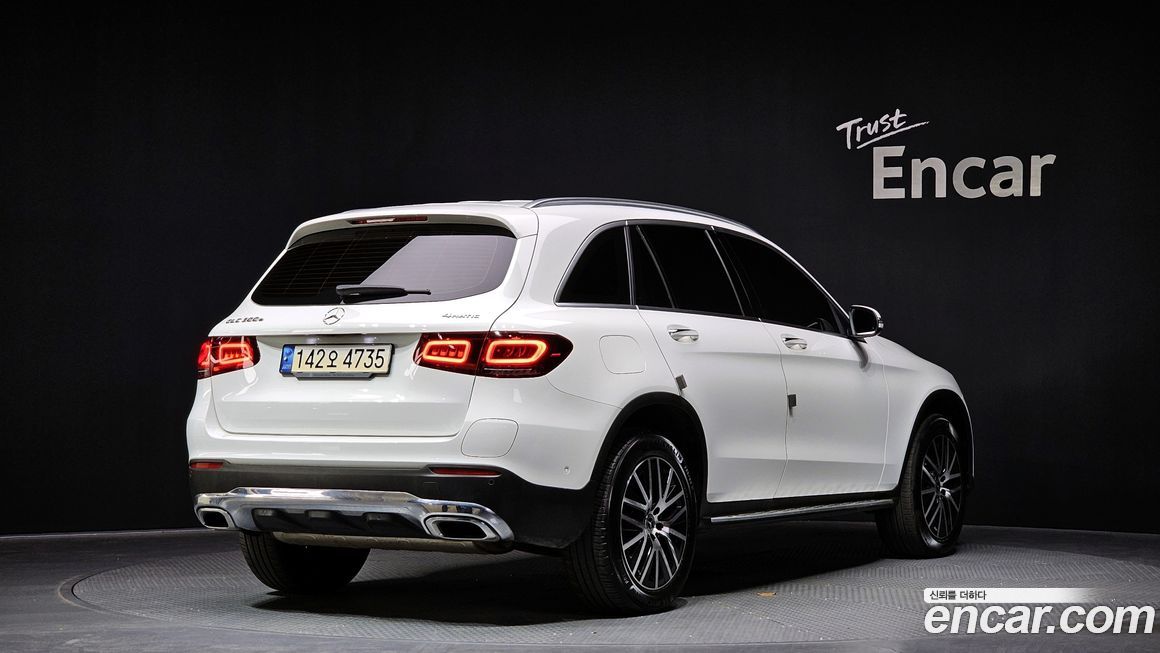 Mercedes-Benz GLC-Class 2021