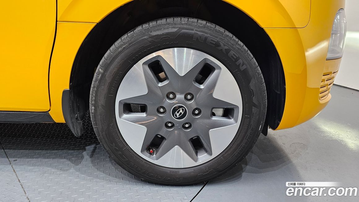Hyundai Staria 2025
