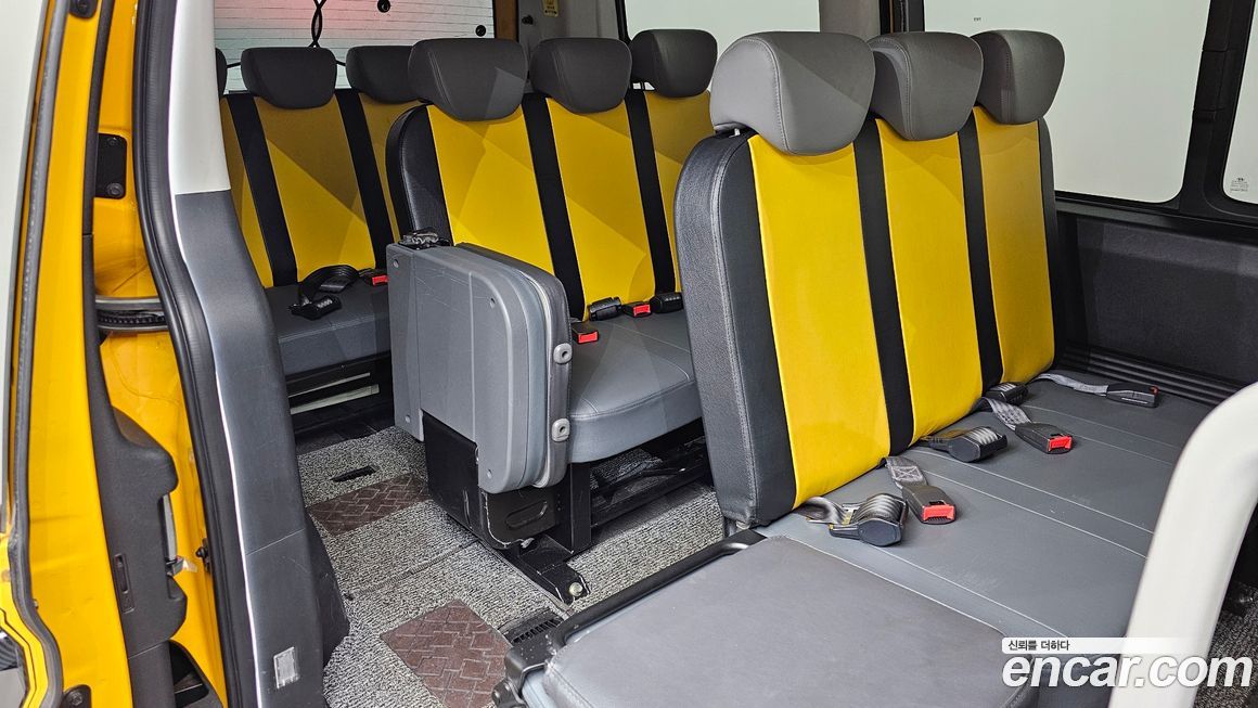 Hyundai Staria 2025