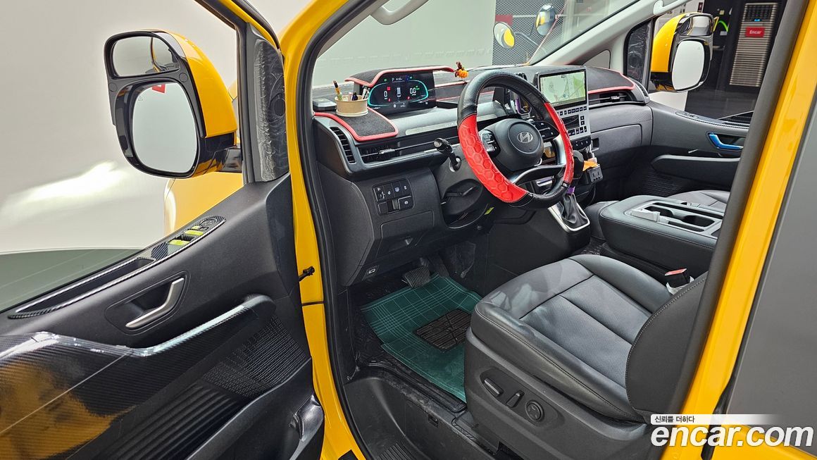 Hyundai Staria 2025