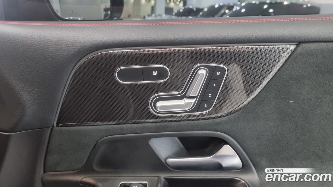 Mercedes-Benz GLB-Class 2020