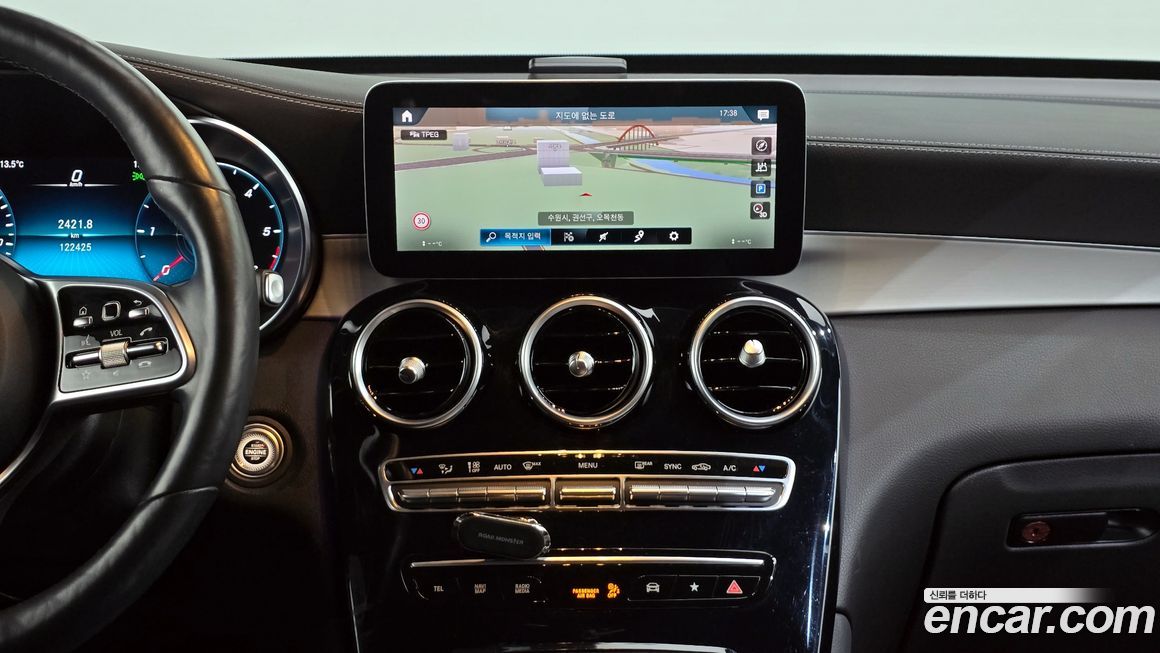 Mercedes-Benz GLC-Class 2021