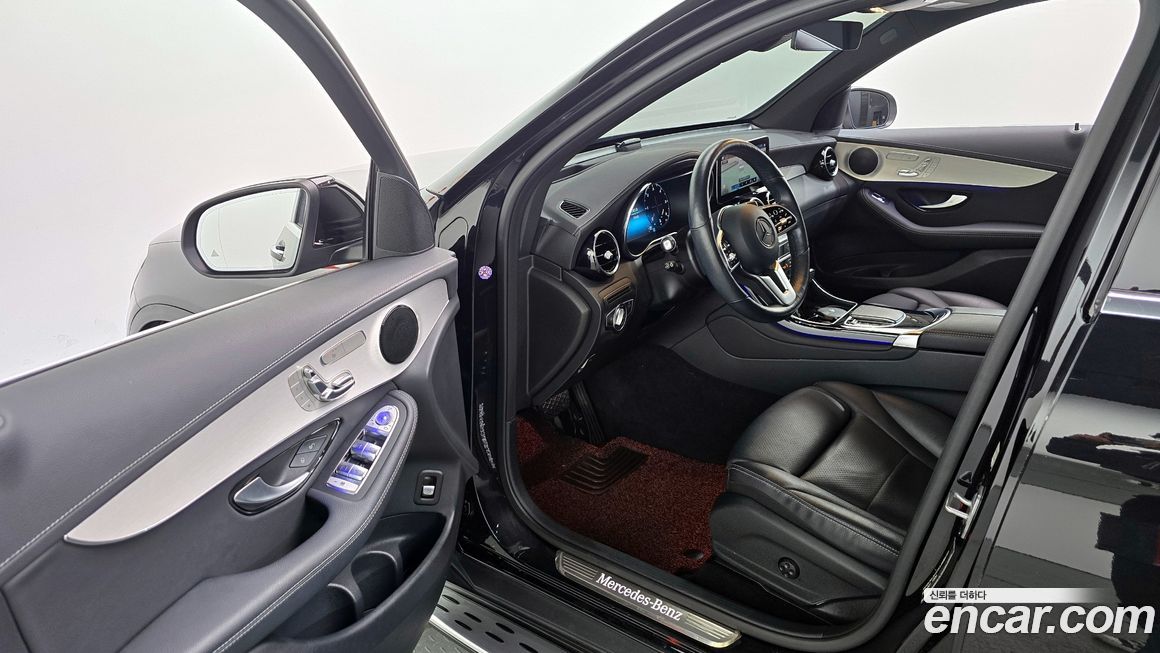 Mercedes-Benz GLC-Class 2021