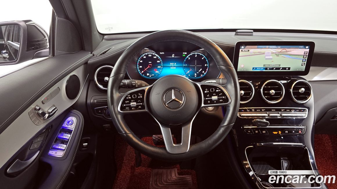 Mercedes-Benz GLC-Class 2021