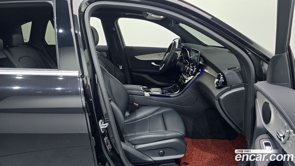 Mercedes-Benz GLC-Class 2021