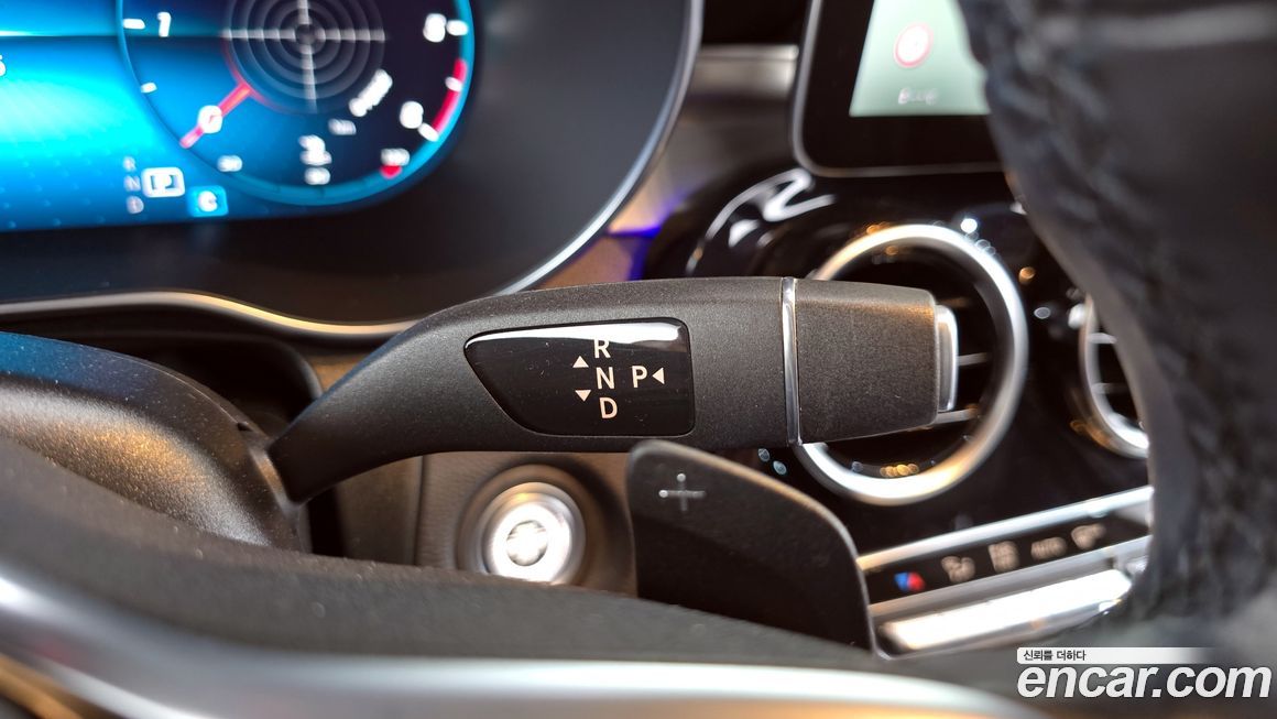 Mercedes-Benz GLC-Class 2021