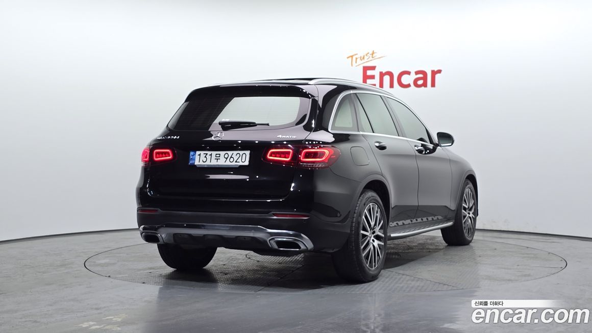 Mercedes-Benz GLC-Class 2021