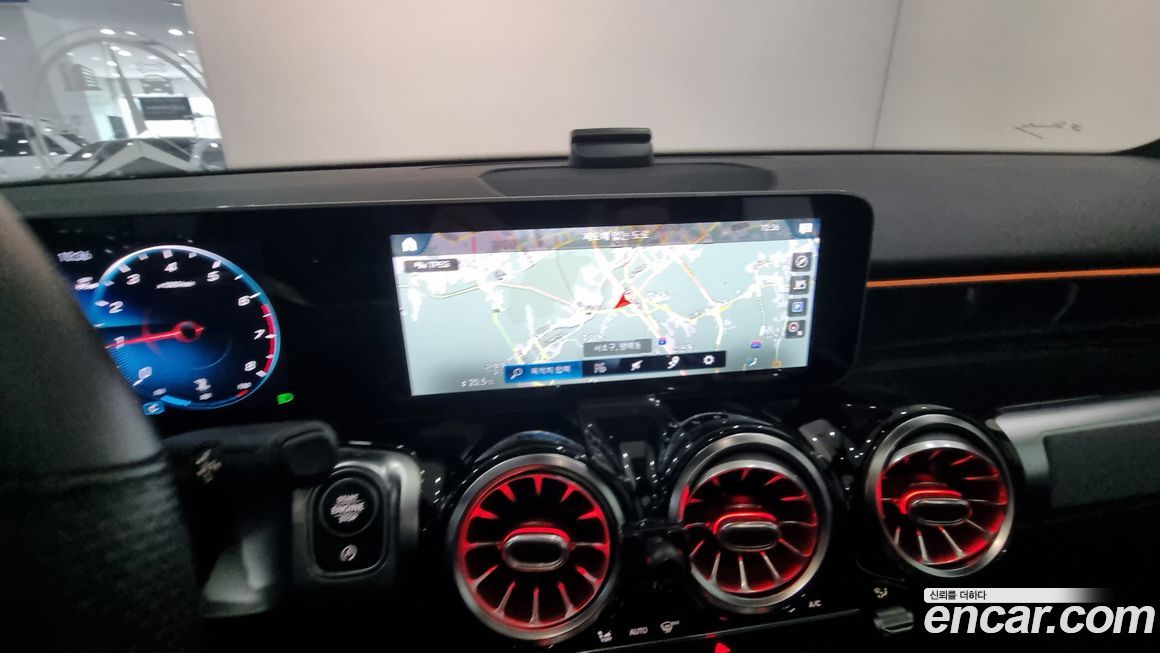 Mercedes-Benz GLB-Class 2020