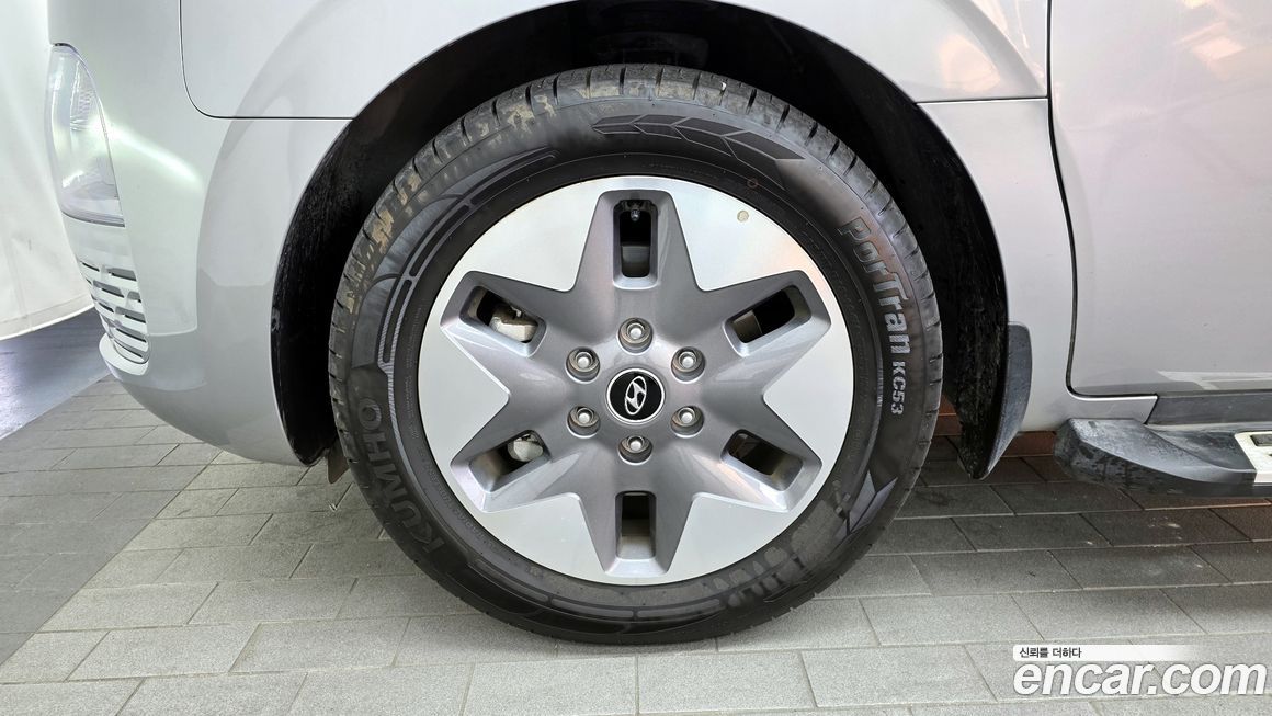Hyundai Staria 2023
