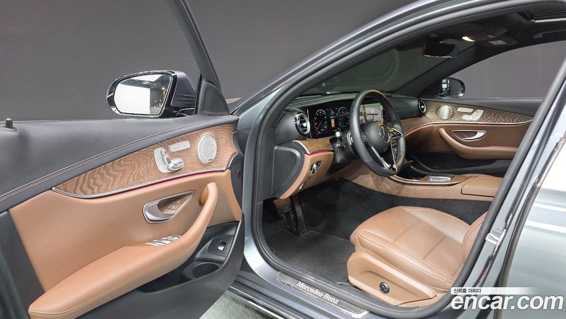 Mercedes-Benz E-Class 2023