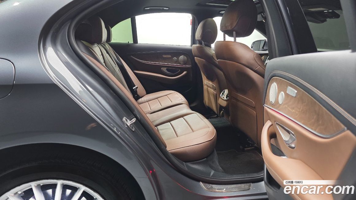 Mercedes-Benz E-Class 2023