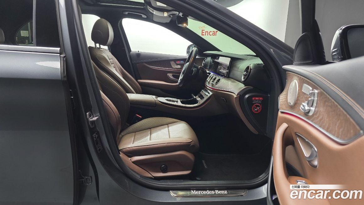 Mercedes-Benz E-Class 2023