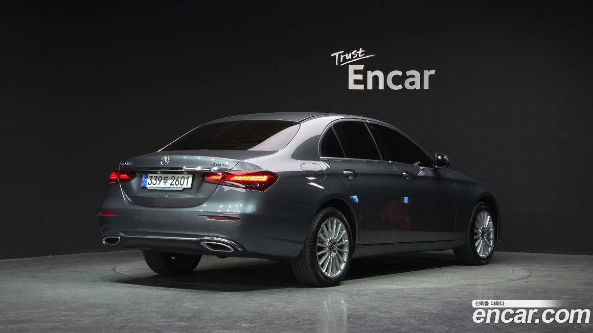 Mercedes-Benz E-Class 2023