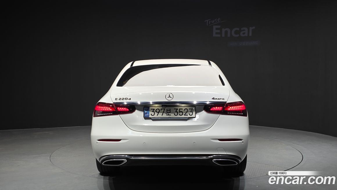 Mercedes-Benz E-Class 2021