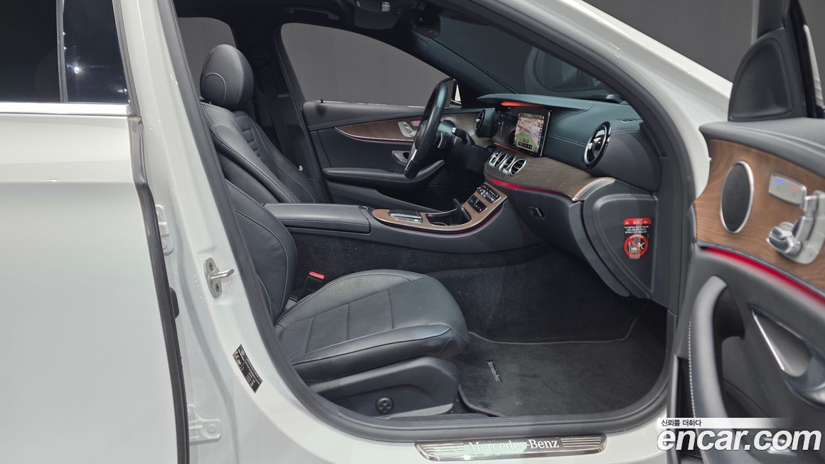 Mercedes-Benz E-Class 2021
