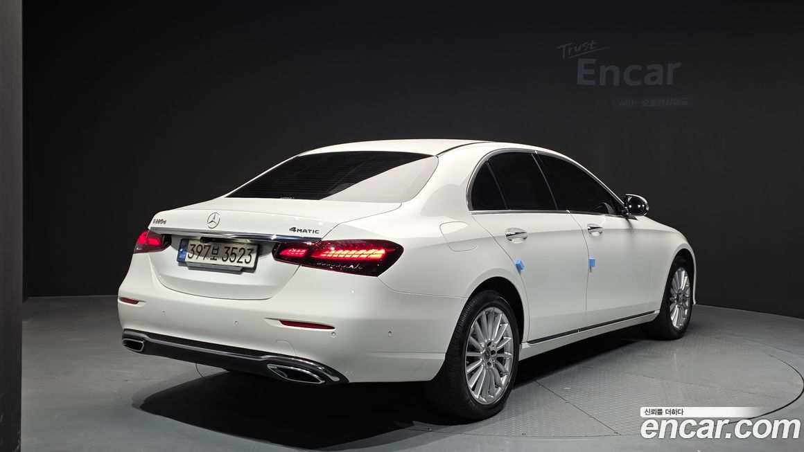 Mercedes-Benz E-Class 2021