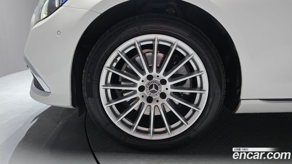 Mercedes-Benz E-Class 2021