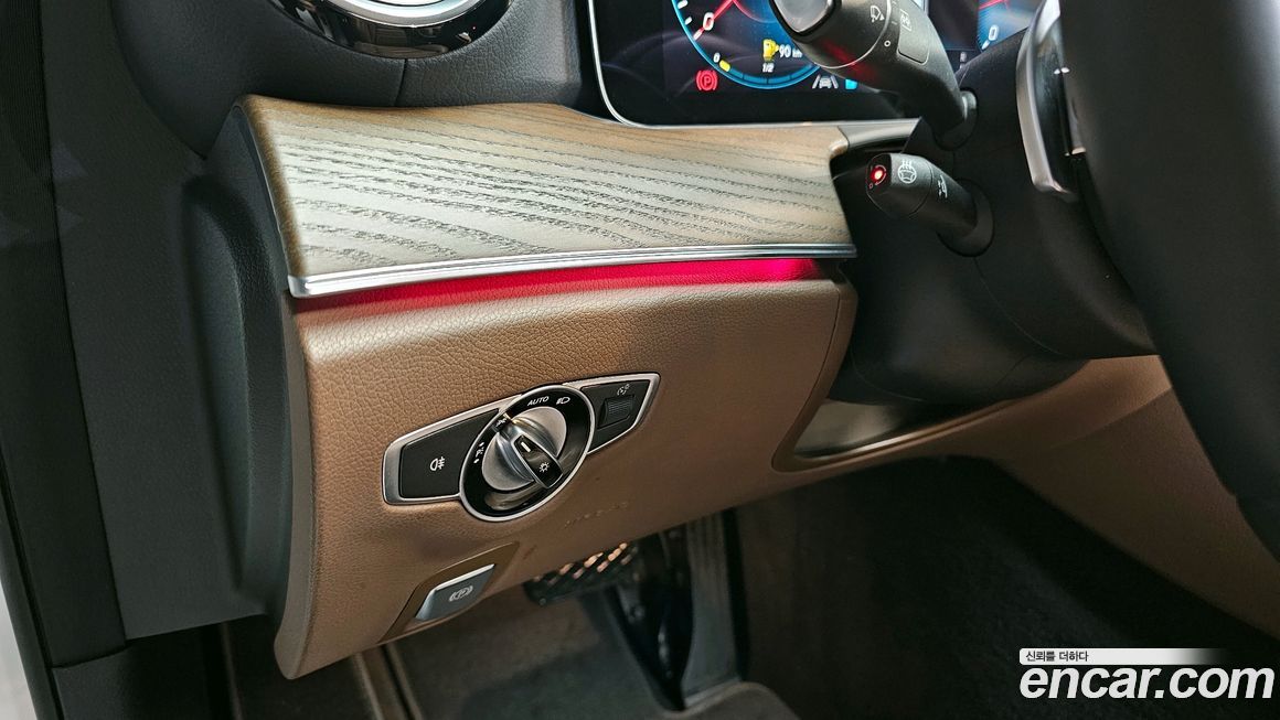 Mercedes-Benz E-Class 2022