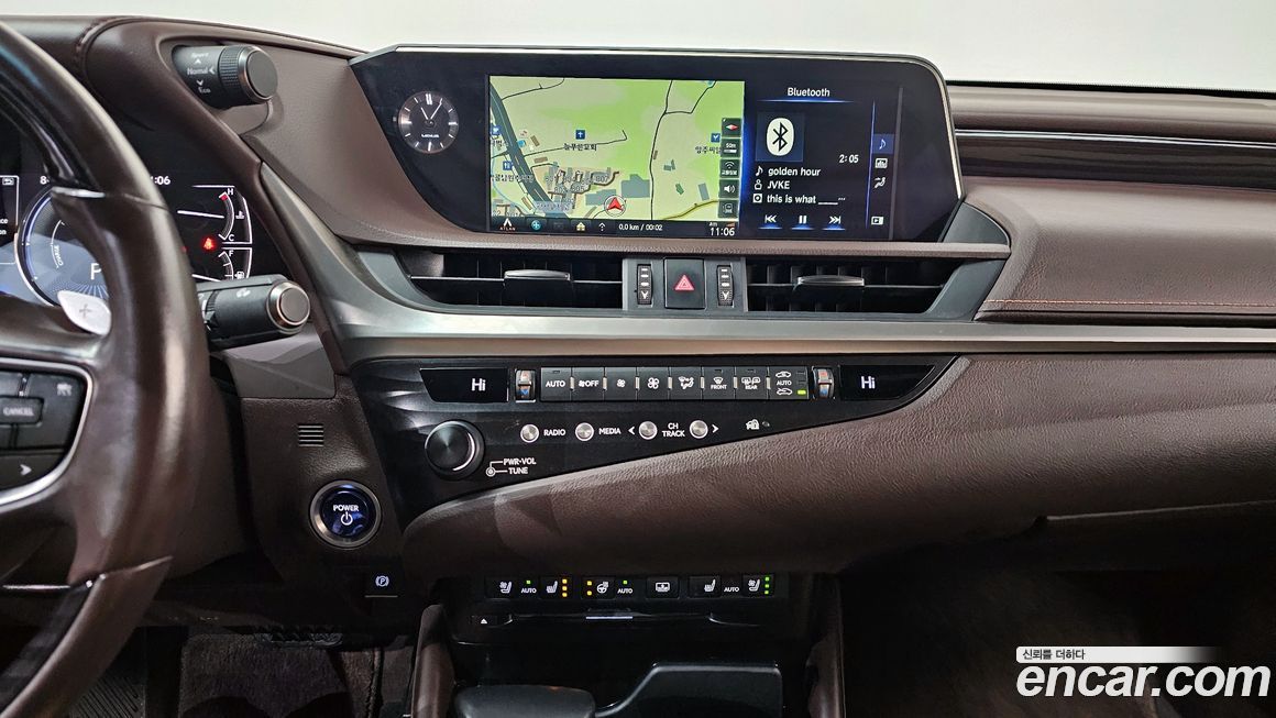 Lexus ES 2020