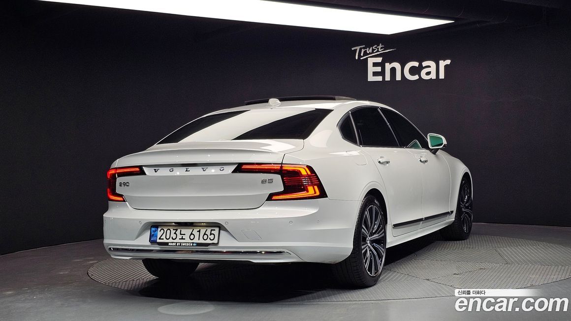 Volvo S90 2022