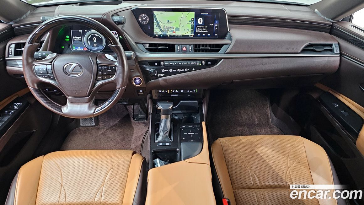 Lexus ES 2020