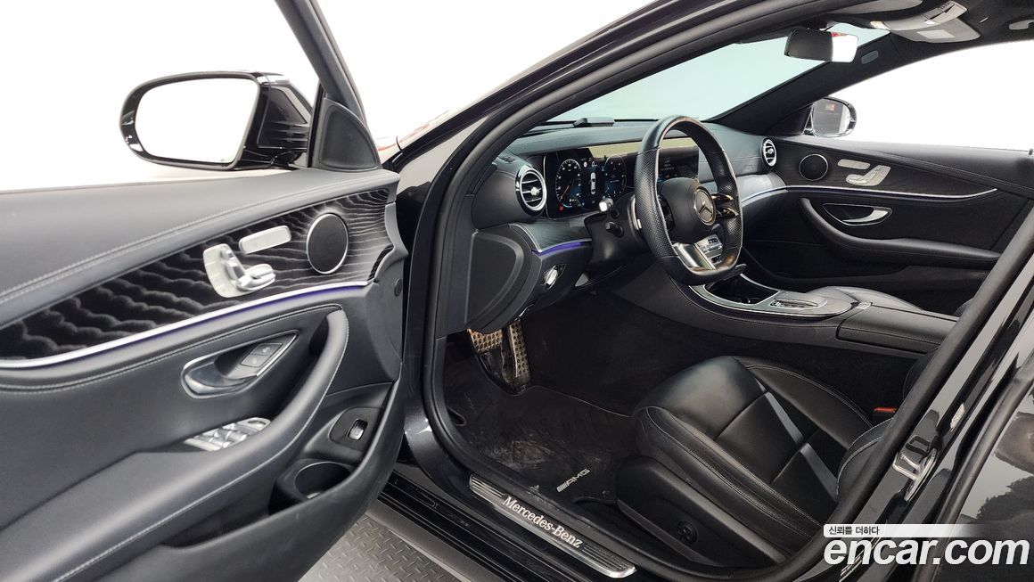 Mercedes-Benz E-Class 2021