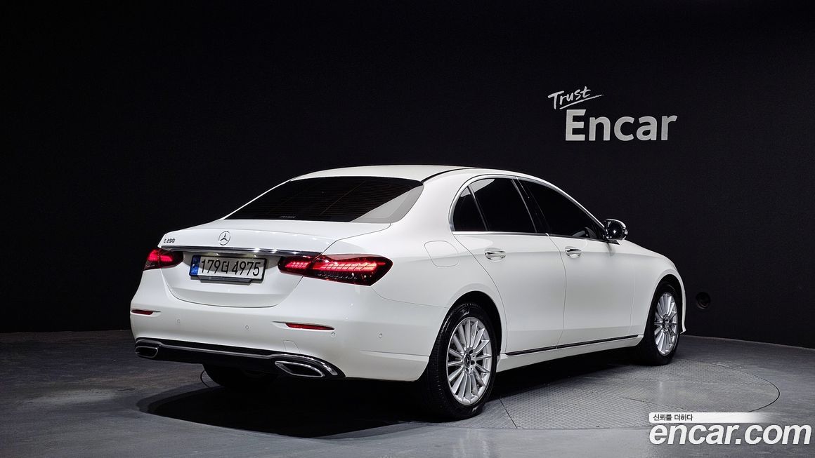 Mercedes-Benz E-Class 2022