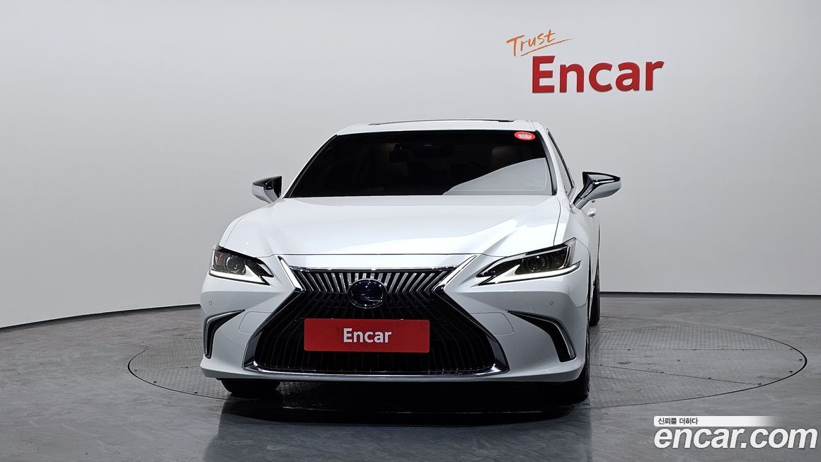 Lexus ES 2020