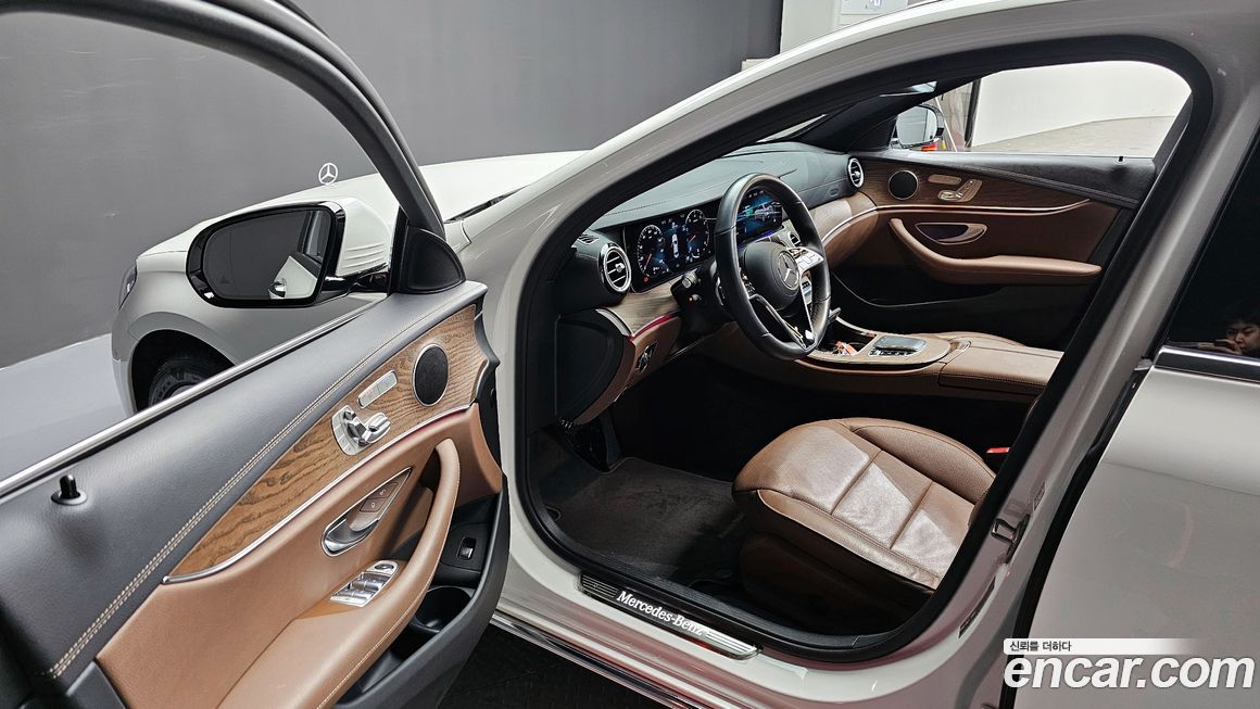 Mercedes-Benz E-Class 2022