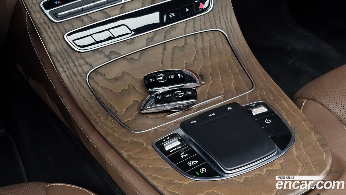 Mercedes-Benz E-Class 2022