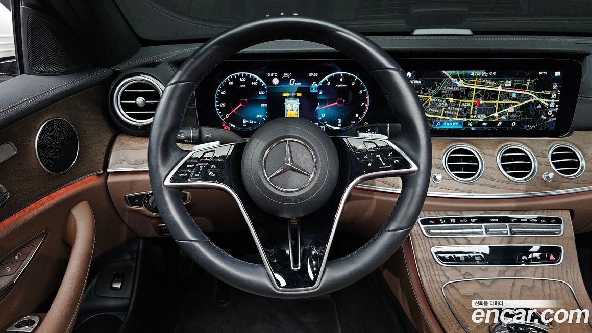 Mercedes-Benz E-Class 2022