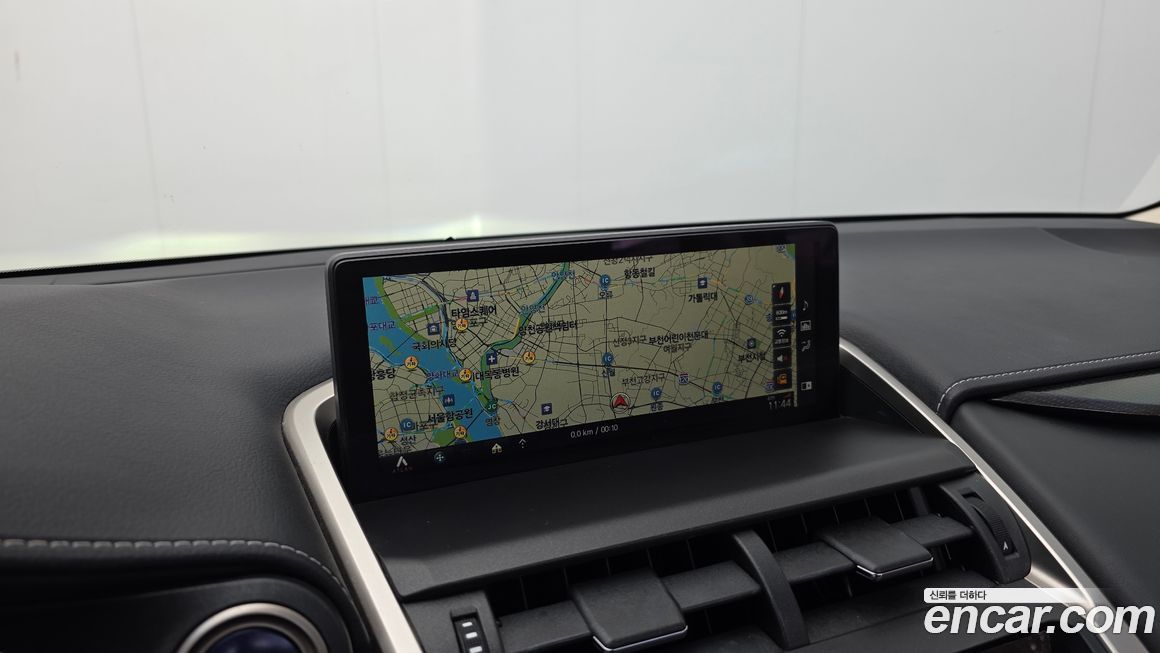 Lexus NX 2021
