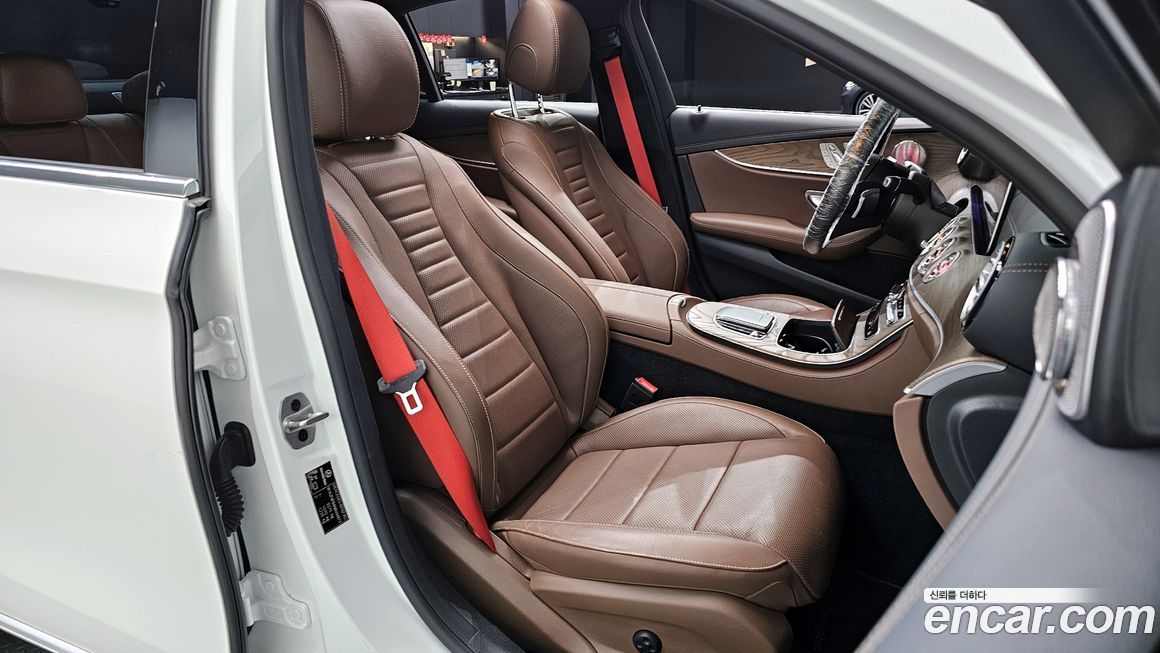 Mercedes-Benz E-Class 2022