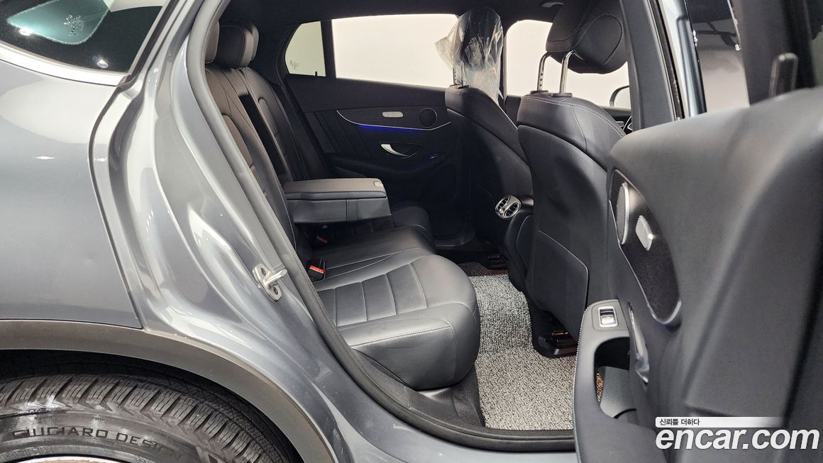 Mercedes-Benz GLC-Class 2021