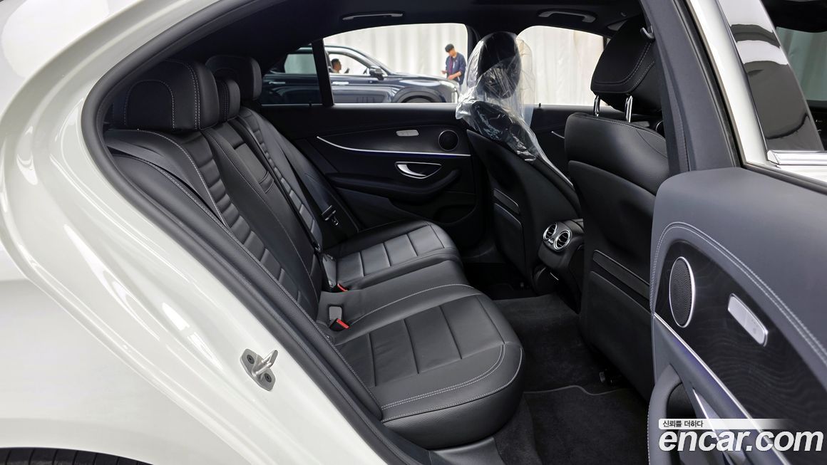 Mercedes-Benz E-Class 2023