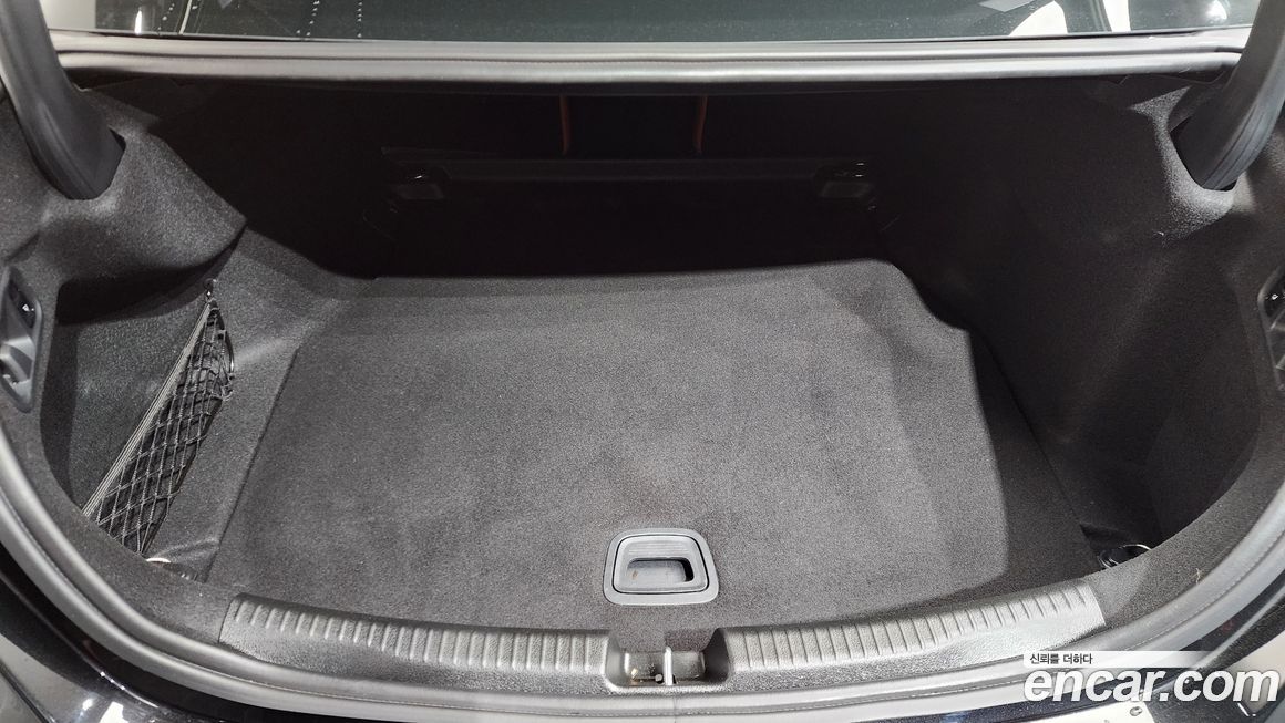 Mercedes-Benz C-Class 2023