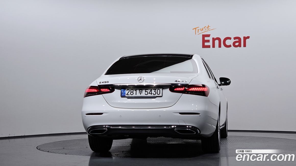 Mercedes-Benz E-Class 2022