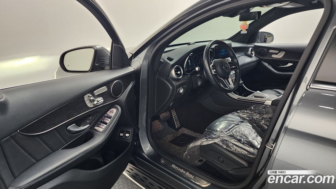 Mercedes-Benz GLC-Class 2021