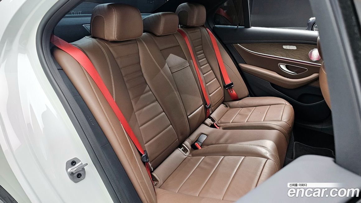 Mercedes-Benz E-Class 2022