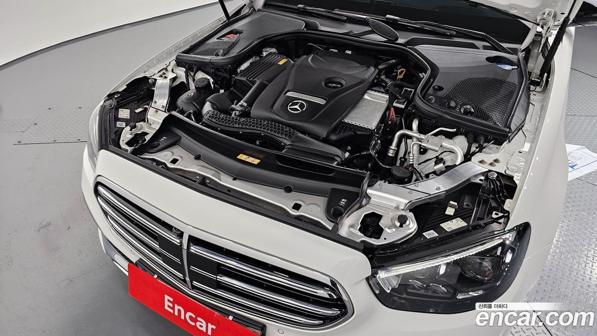 Mercedes-Benz E-Class 2022