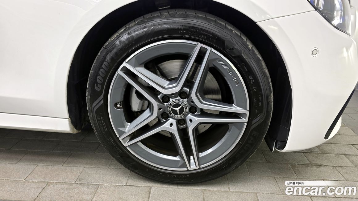 Mercedes-Benz E-Class 2023