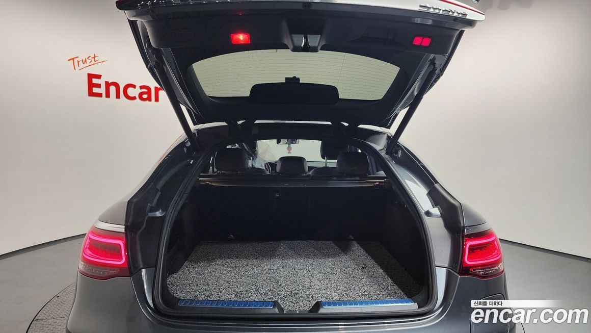 Mercedes-Benz GLC-Class 2021